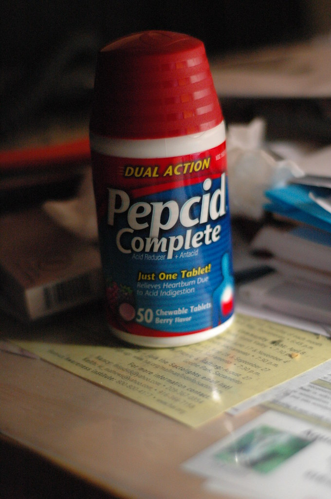 Photo of a Pepcid Complete container