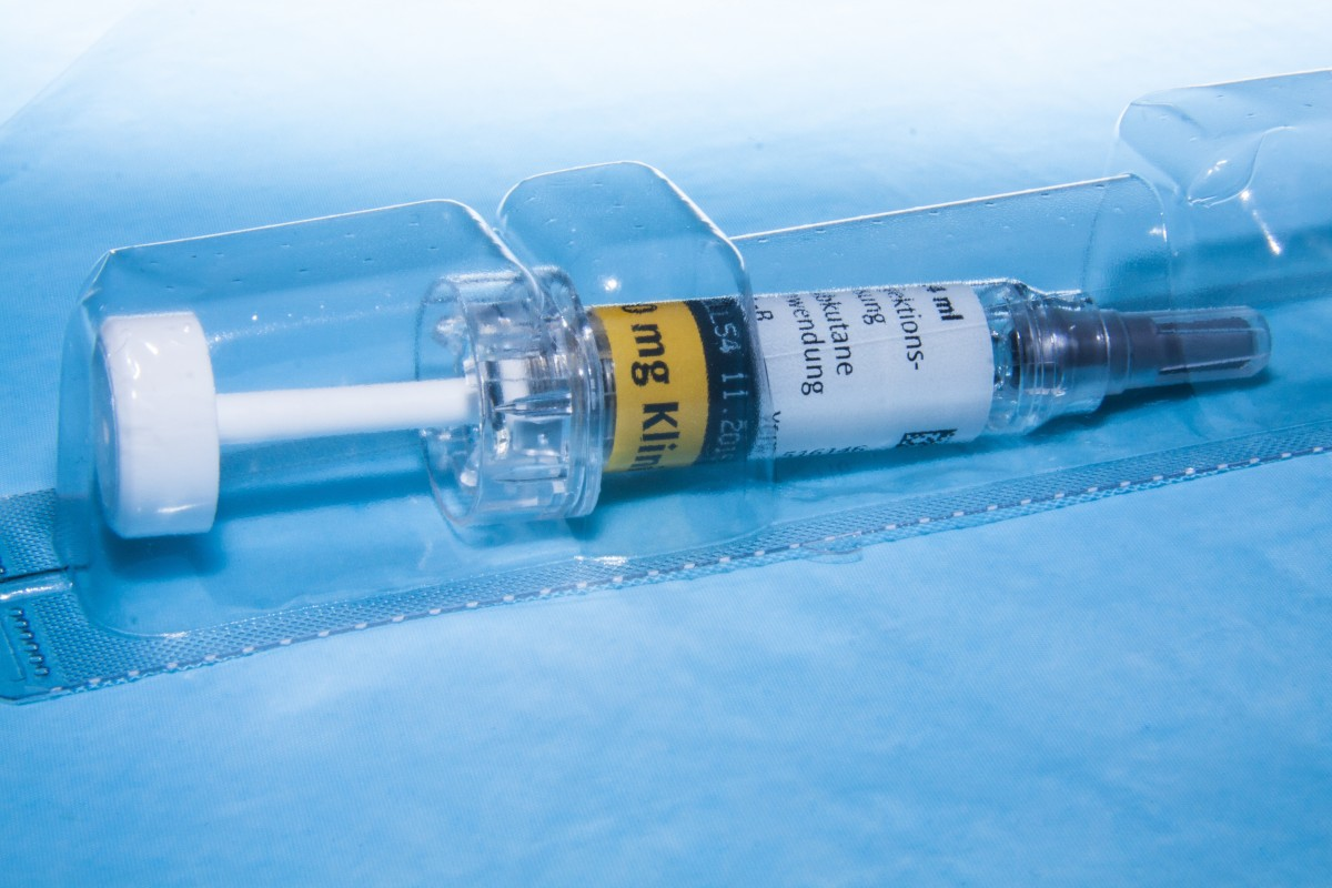 Photo showing enoxaparin in prefilled syringe