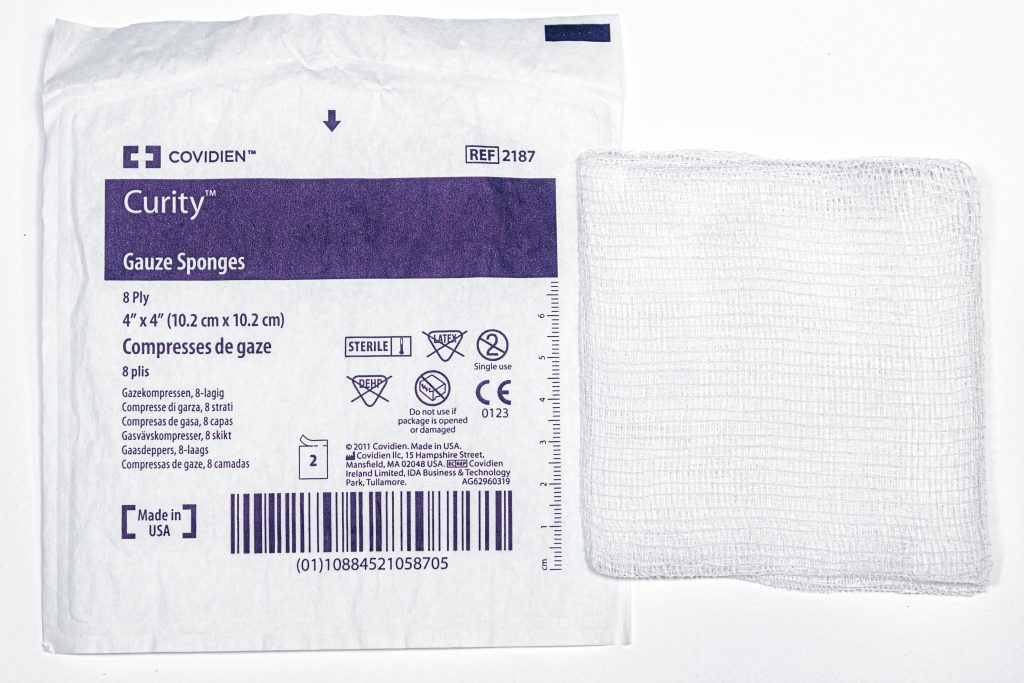 Photo showing a sterile gauze and packaging