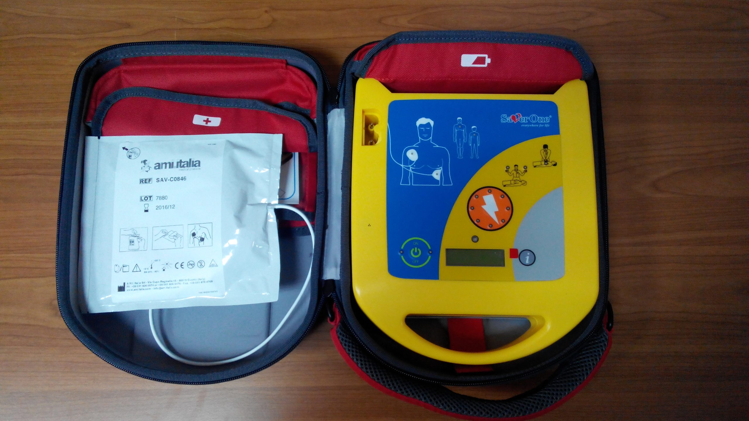 Photo showing an Automatic External Defibrillator (AED)