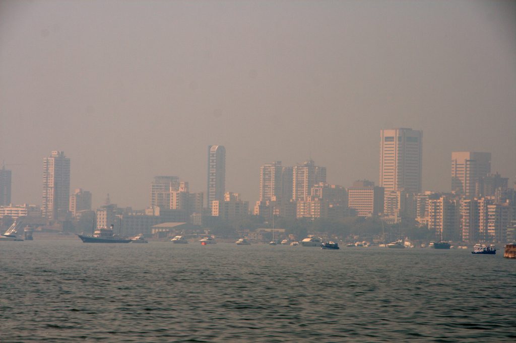 Image showing the Mumbai Skyline appearing hazy from pollution